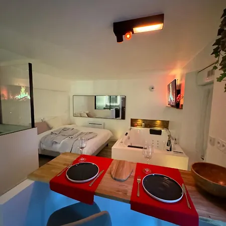 O Romeo - Suite Privee Fougeres Exterior photo