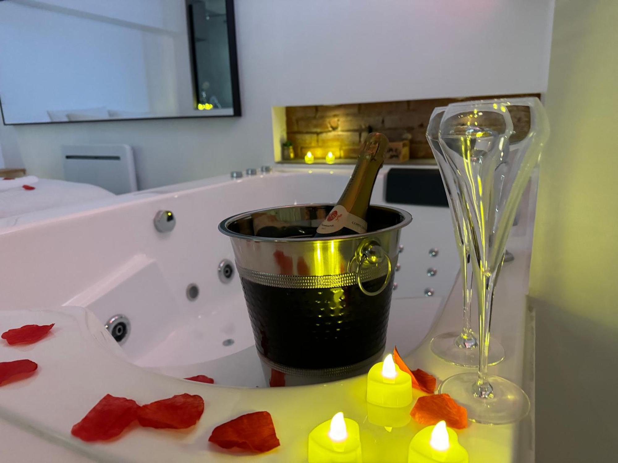 O Romeo - Privee Apartment Fougeres